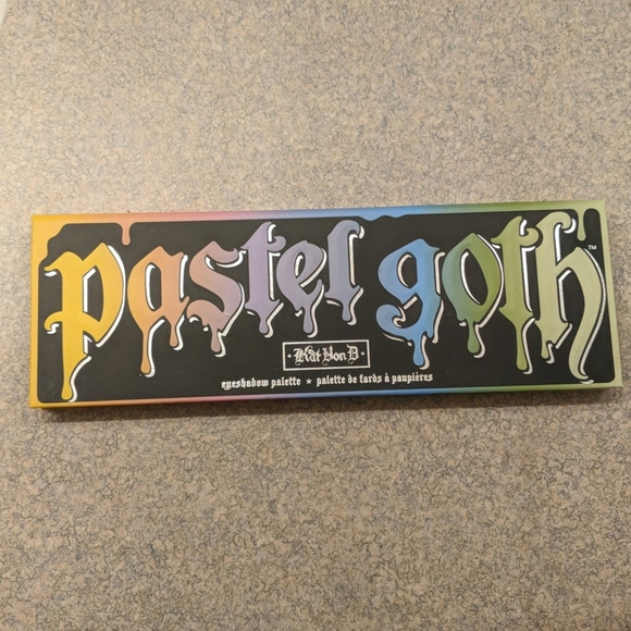 Kat Von D Other - Kat Von D pastel goth palette Kat Von D Other - Kat Von D pastel goth palette